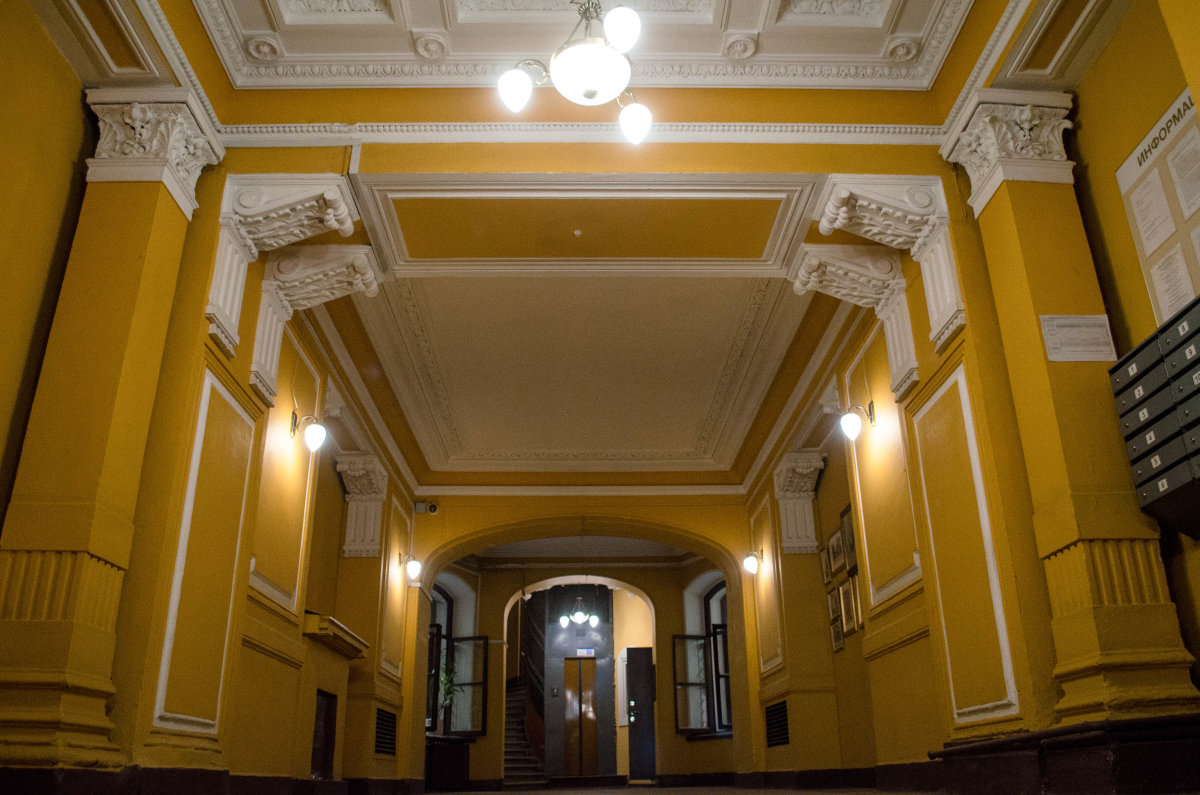 Лепнина в архитектуре Колонны с лепниной